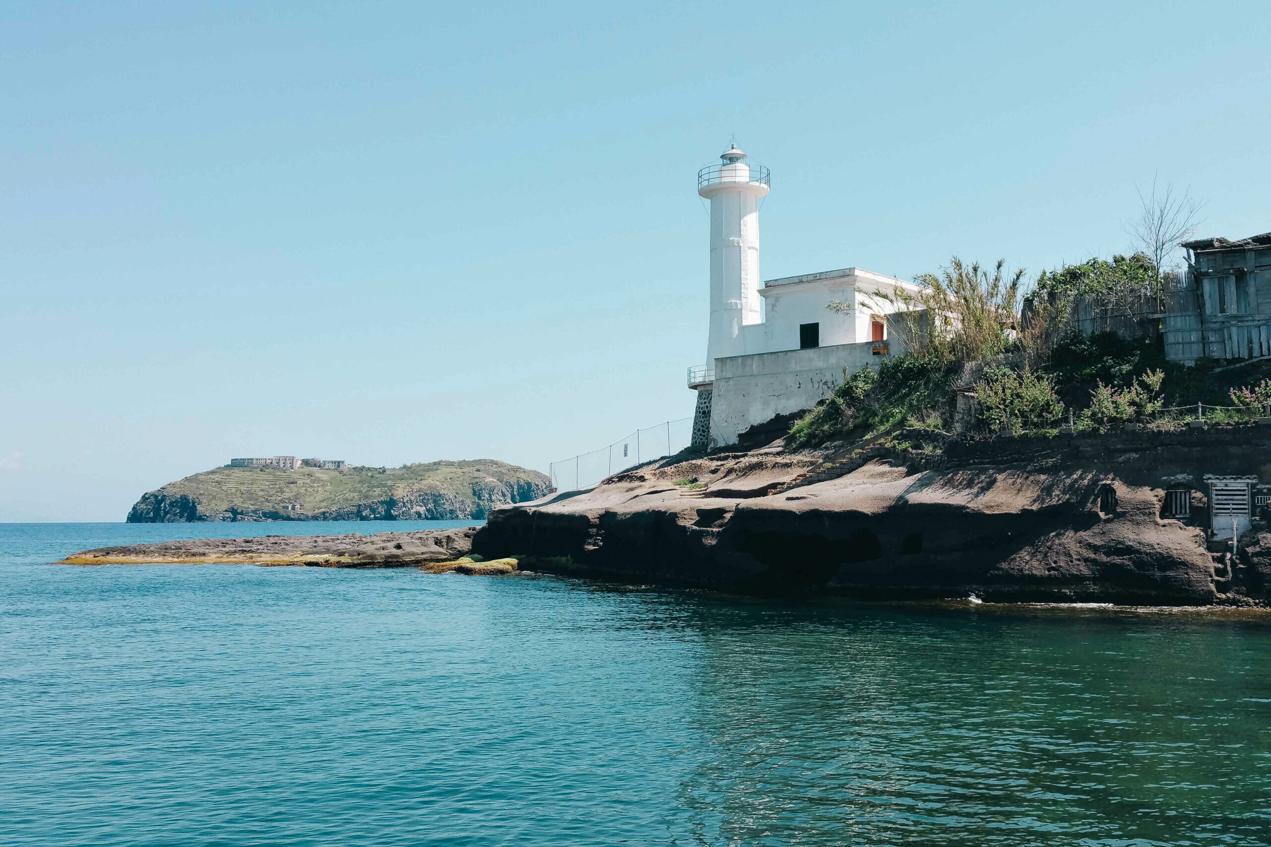 À la plage : Les îles Pontines