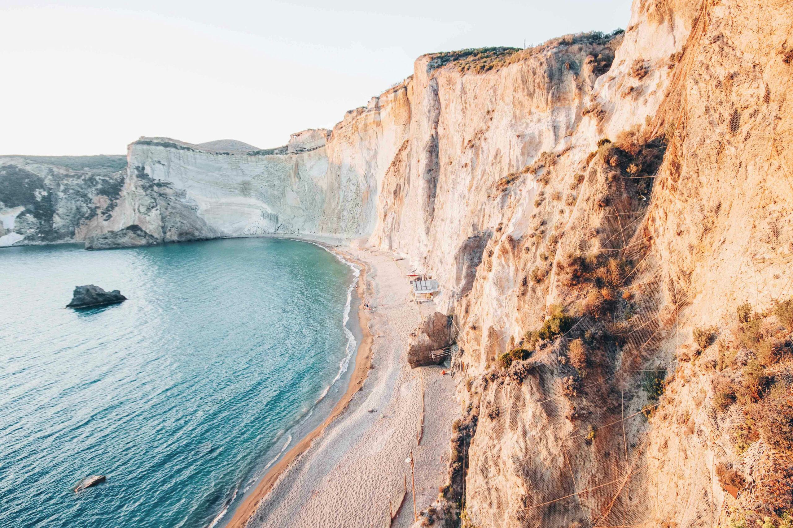 À la plage : Les îles Pontines